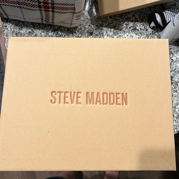 Steven Madden Boots - Picture 6 of 6